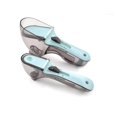 thumbnail image 1 of Juego de cucharas medidoras de plástico para su cocina - Dos tazas para todo tipo de medición de líquidos y secos - Ajustable y fácil de usar - Dispositivo de cucharas y tazas2, 1 of 3