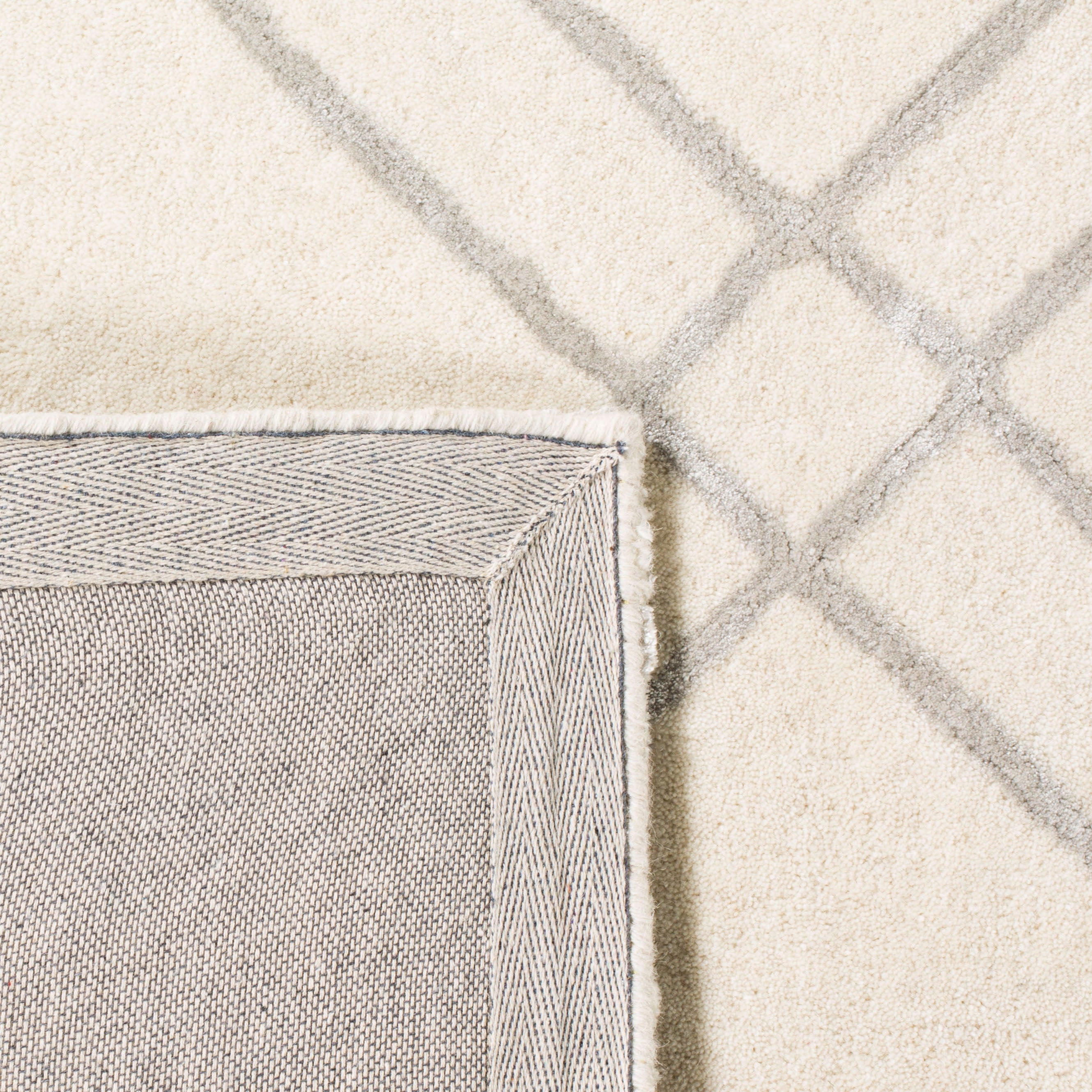 SAFAVIEH Himalaya Maralyn Geometric Wool Area Rug, Ivory/Silver, 10' x 14'