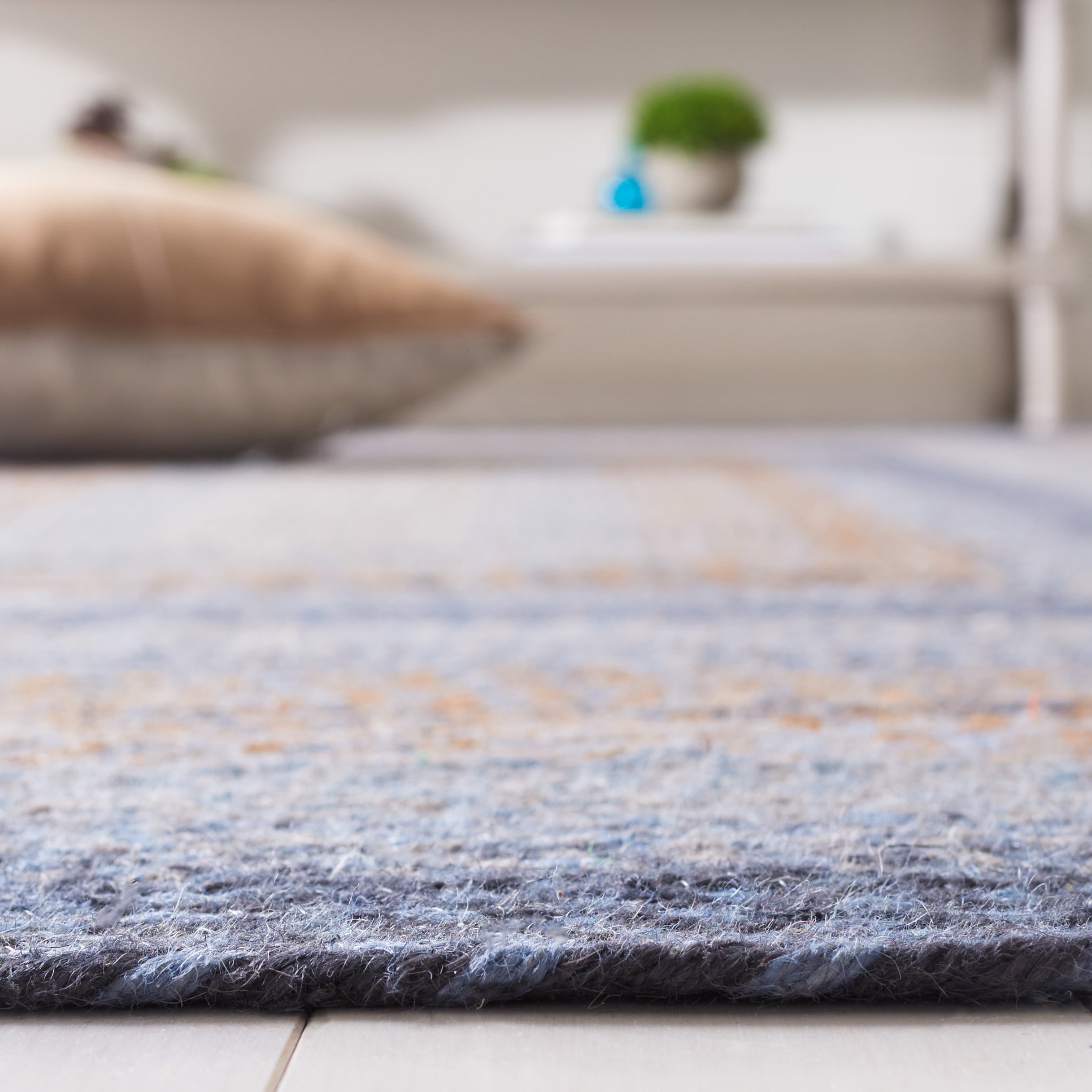 SAFAVIEH Braided Dorinda Bordered Reversible Area Rug, Gray/Brown, 6' x 6' Square