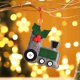 thumbnail image 3 of Colgante para árbol de Navidad con forma de coche, tela navideña, 2 uds. oso de fresa Electrónica, 3 of 5