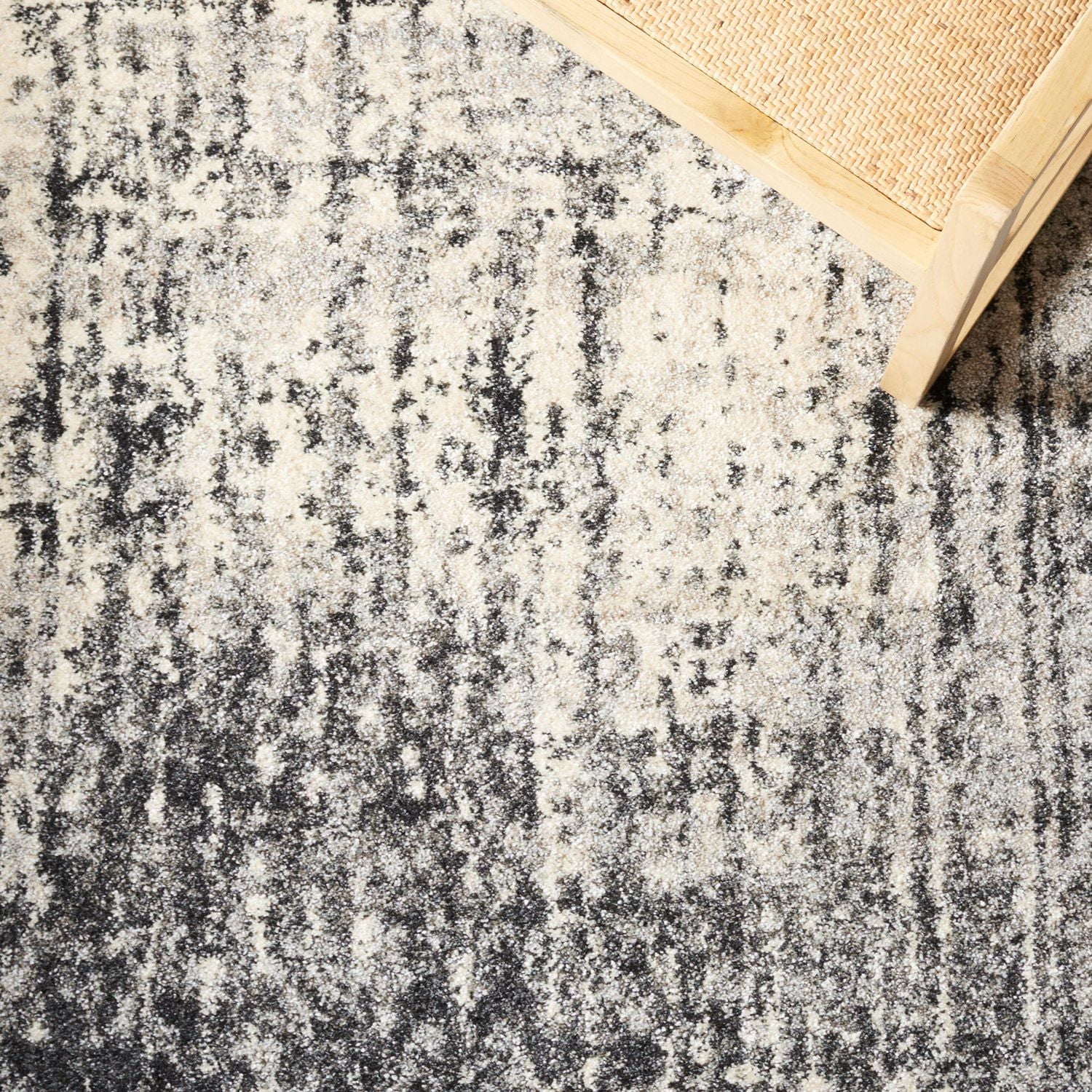 SAFAVIEH Retro Elsie Abstract Area Rug