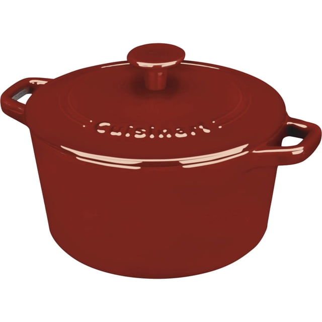 cazuela Cuisinart Chef's Classic de hierro fundido esmaltado, 3 litros, roja: vista frontal centrada de cacerola redonda roja cardenal con tapa y pomo redondo, asas anchas integradas para agarre seguro; interior y exterior en esmalte de porcelana brillante que retiene y distribuye el calor de manera uniforme; apta para estufa, horno e inducción; también adecuada para servir.