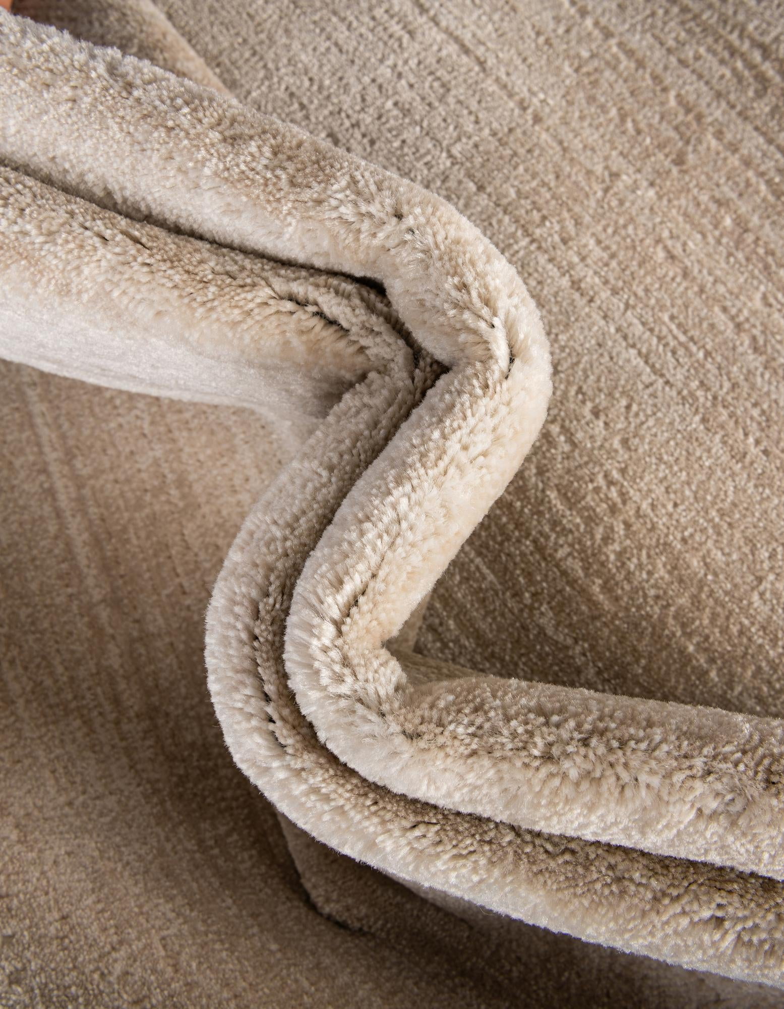Jill Zarin Uptown Collection Area Rug - Madison Avenue (4' 1" x 6' 1" Rectangle Beige/Light Brown)
