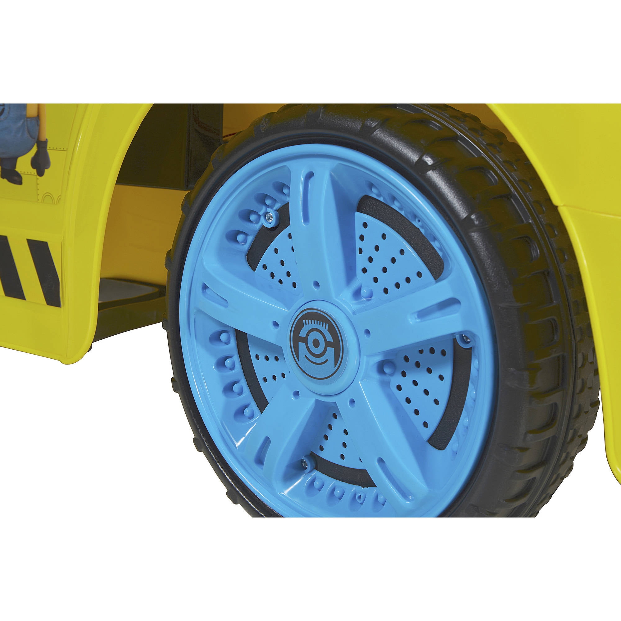 dynacraft minions rocket 6v battery powered car