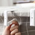 thumbnail image 4 of Juego de 8 pinzas para mantel de plástico blanco con abrazadera ajustable de alta tensión, grosor de la mesa aprox. TUNC Sencillez, 4 of 5