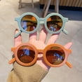 thumbnail image 4 of SUNSIOM Lunettes UV400 Unisexes pour l'Extérieur, Lunettes de Soleil Rondes pour Bébé pour Fête, Plage, 4 of 9