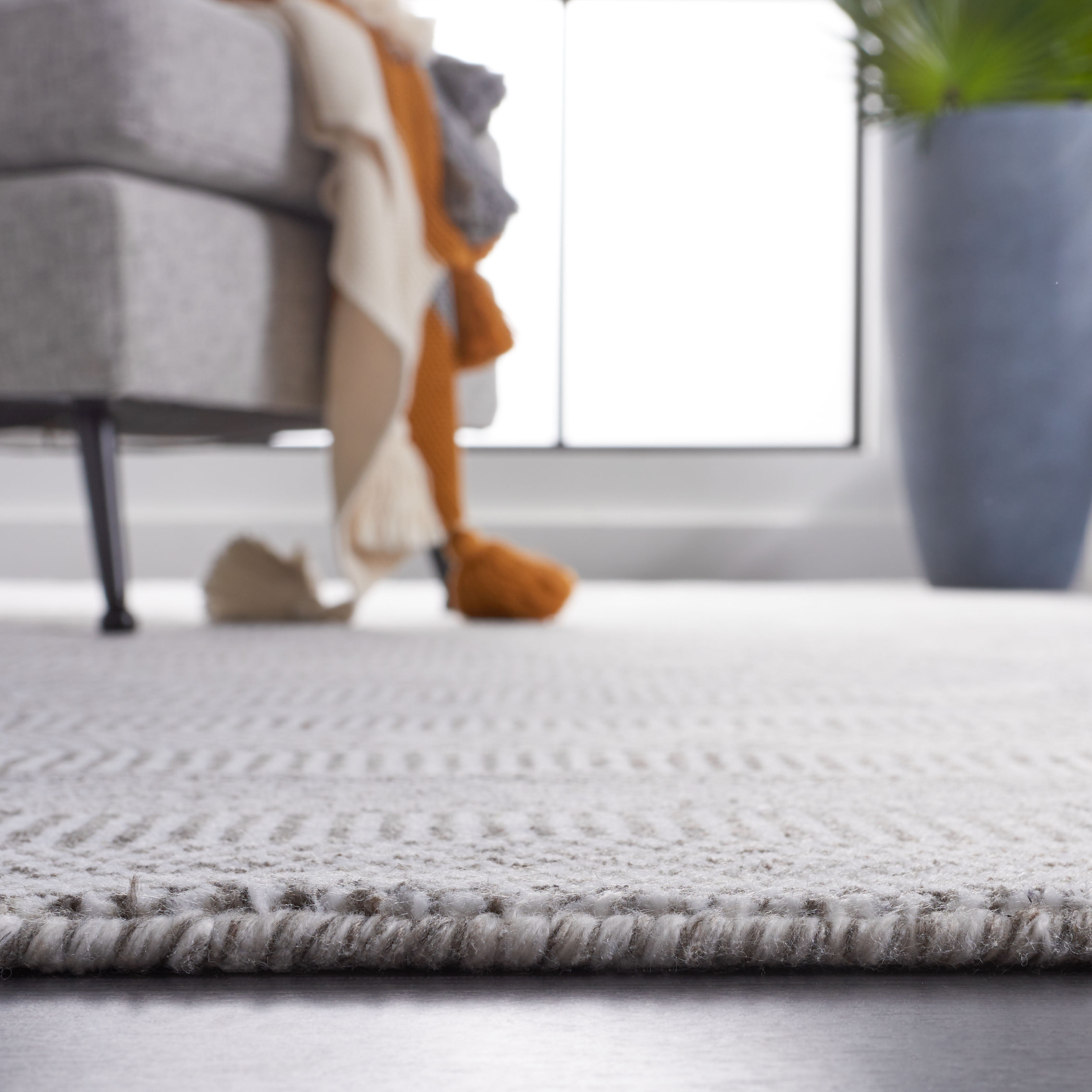 Safavieh Mirage Handan Distressed Polyester Area Rug, Brown/Ivory, 6' x 9'