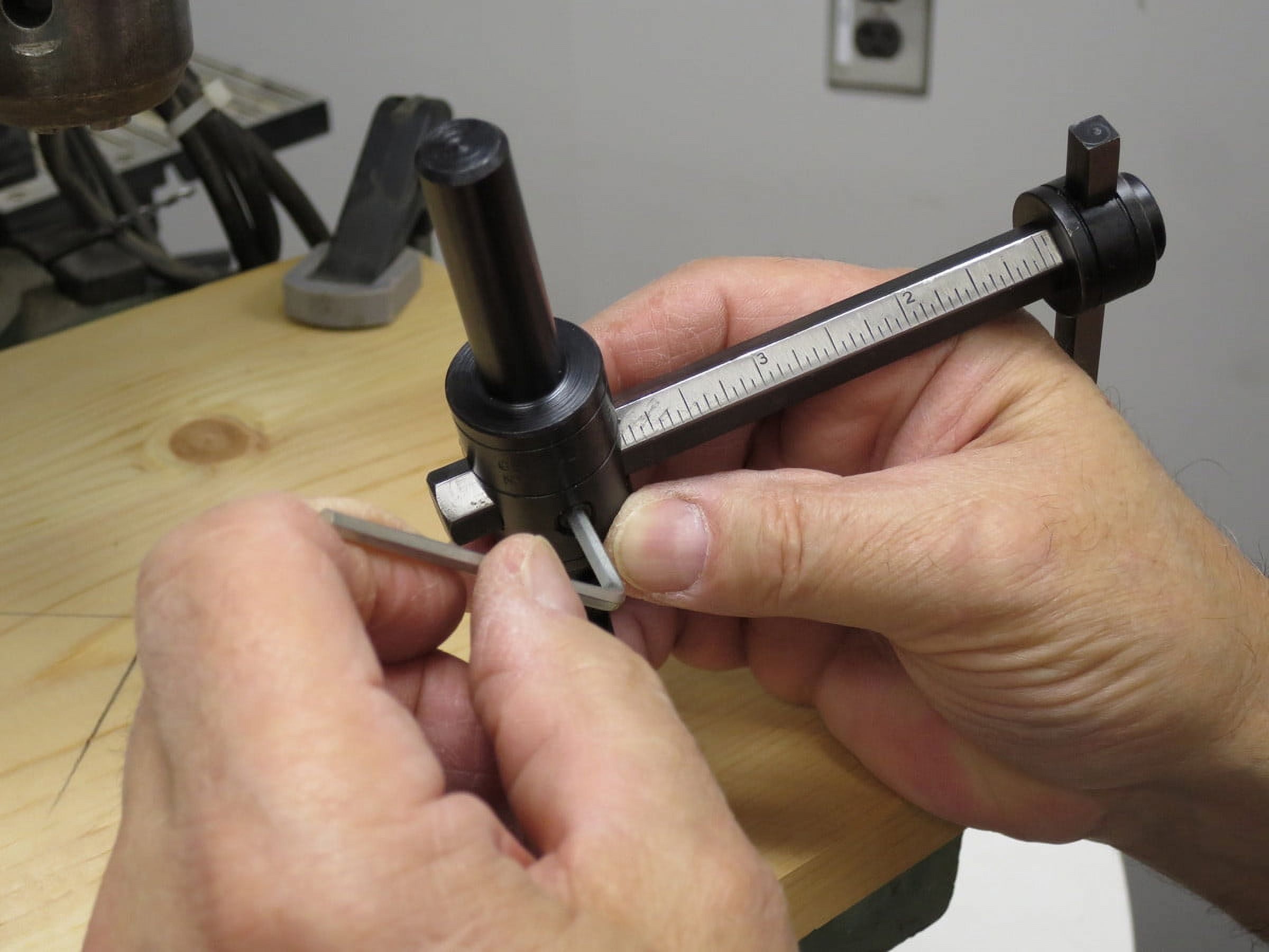 General Tools 55 Heavy Duty Circle Cutter. Adjustable 1-3/4 Inch to 7-7/8 Inch