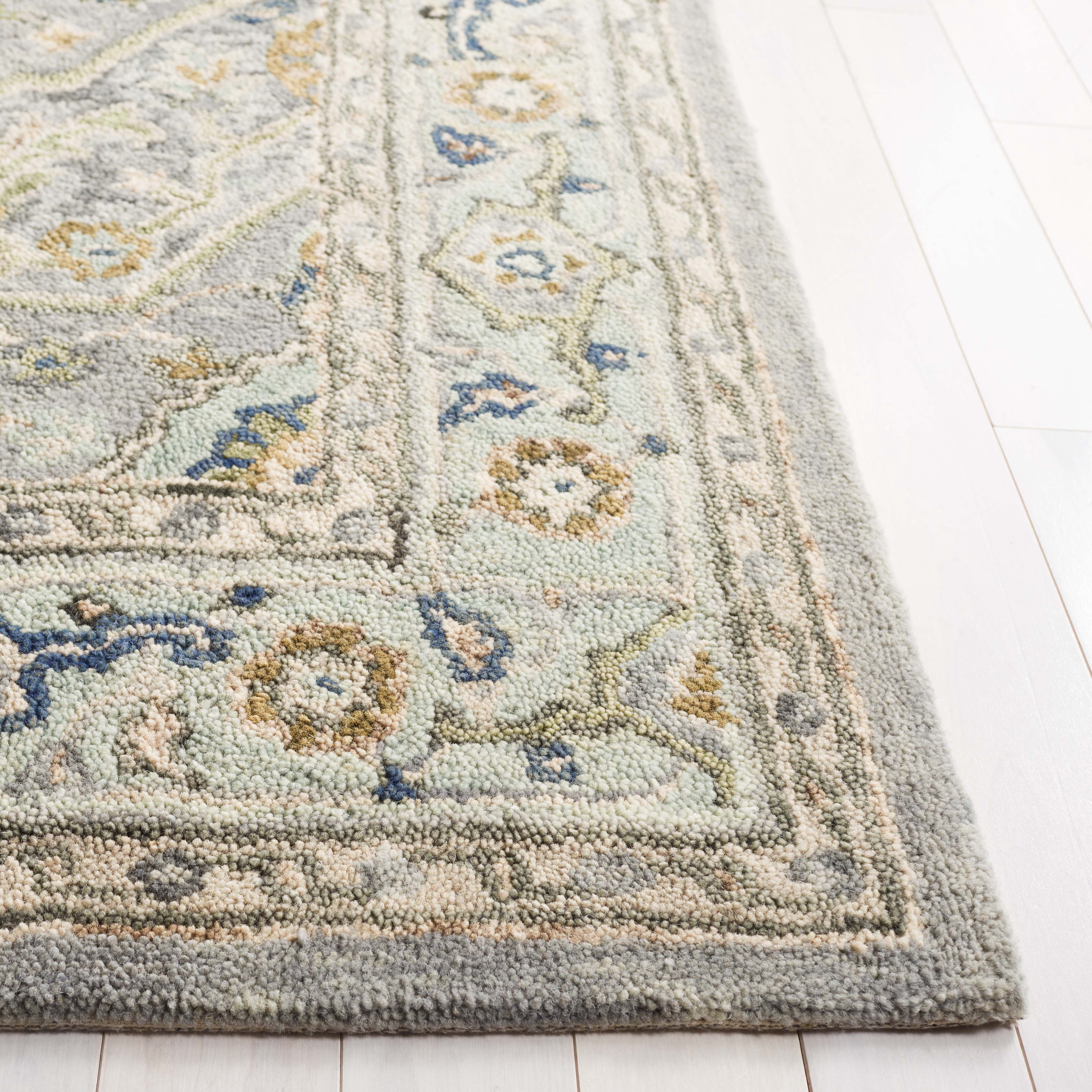 SAFAVIEH Heritage Geoff Oriental Area Rug, Ivory/Blue, 6' x 9'