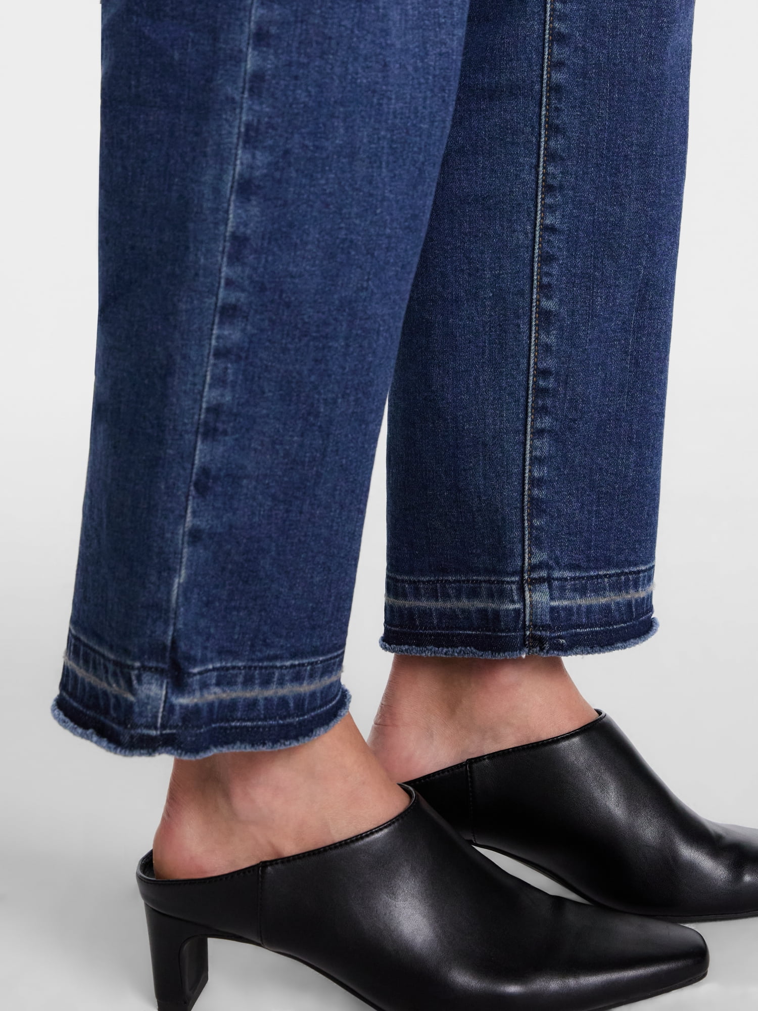 Scenario Women's and Women's Plus High Rise Straight Leg Let Down Hem Jeans, 29" Inseam, Sizes 0-28W
