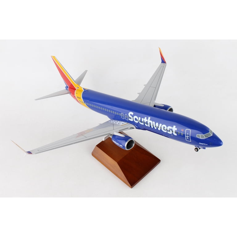 Skymarks Supreme Model Airplane - Southwest 737-800 Plastic Plane
