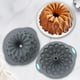 thumbnail image 5 of Set de 4 Moldes de Silicona Estriados para Pastel en Tubo con 9 10 y 12 Copas Antiadherentes en Color Gris, 5 of 6