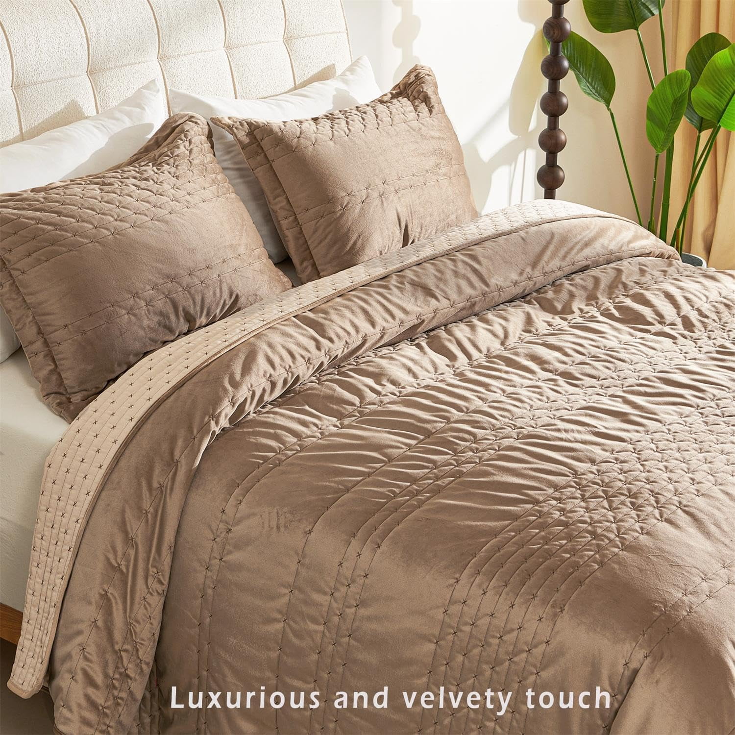 Evenhug King Size Velvet Quilt Set, Ultra Soft Lightweight Bedspread Coverlet 3 Pieces, Reversible Quilted Bedding Comforter Set for All Season