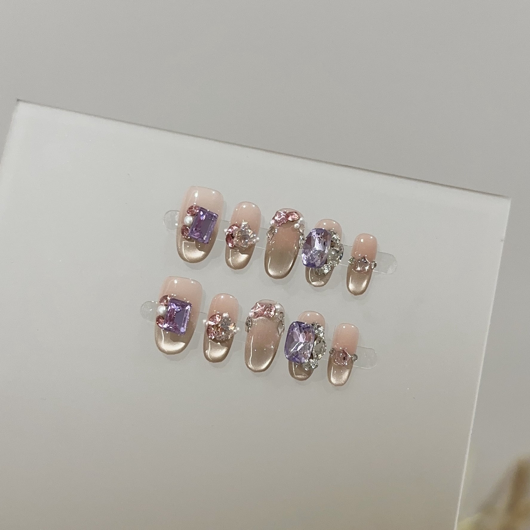 Purely handmade wearing nail, high-end pink blush nail, champagne short nail art piece, white light luxury fake nail patch