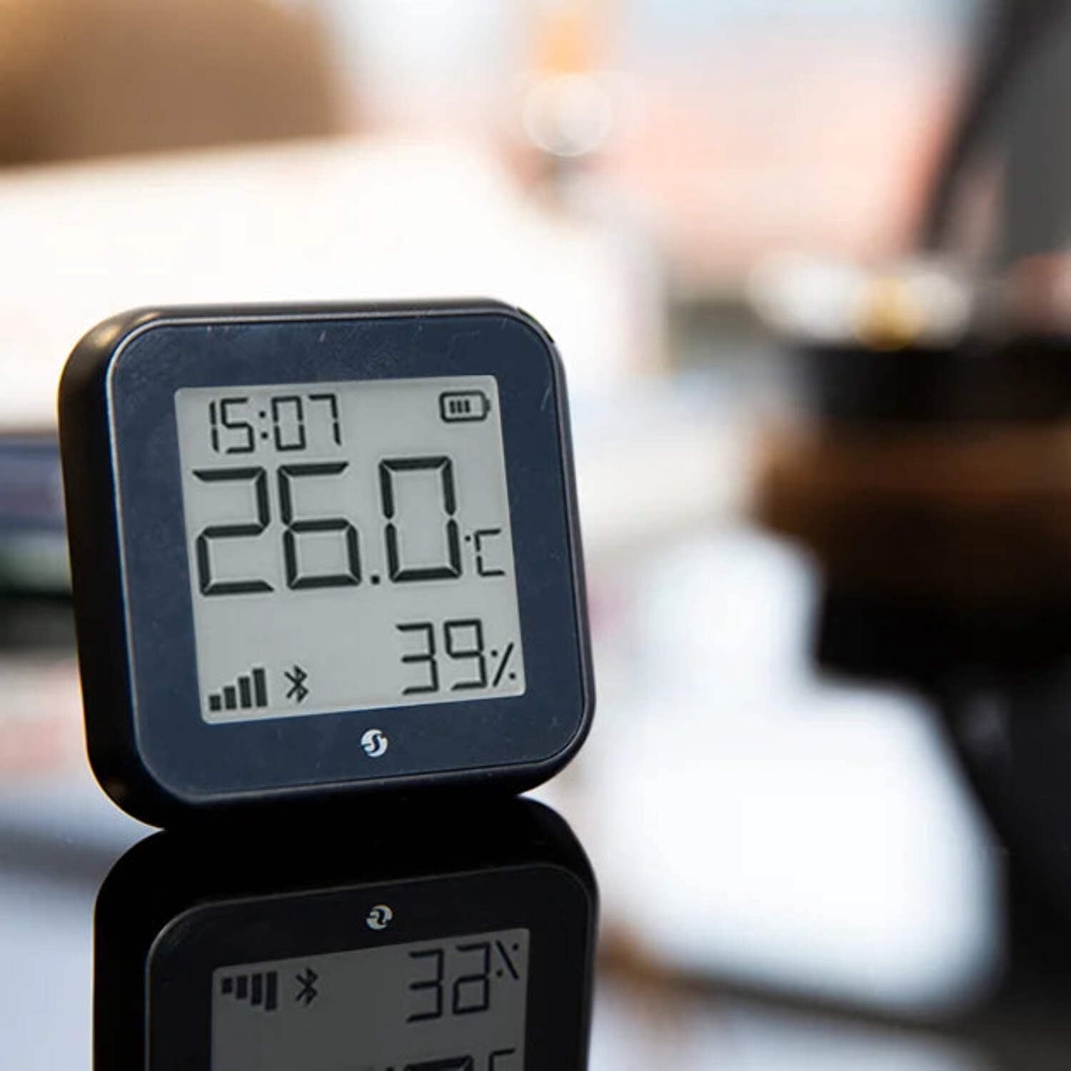 Shelly H&T Gen 3 | Wi-Fi & Bluetooth Temperature | Humidity Sensor & Weather Station (Wall Mountable, No Hub Required) | Black