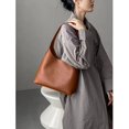 thumbnail image 2 of Bolso Hobo de gran capacidad para mujer, bolsa de mano de estilo minimalista, de cuero, de un solo hombro, estilo retro, 2024, 2 of 5