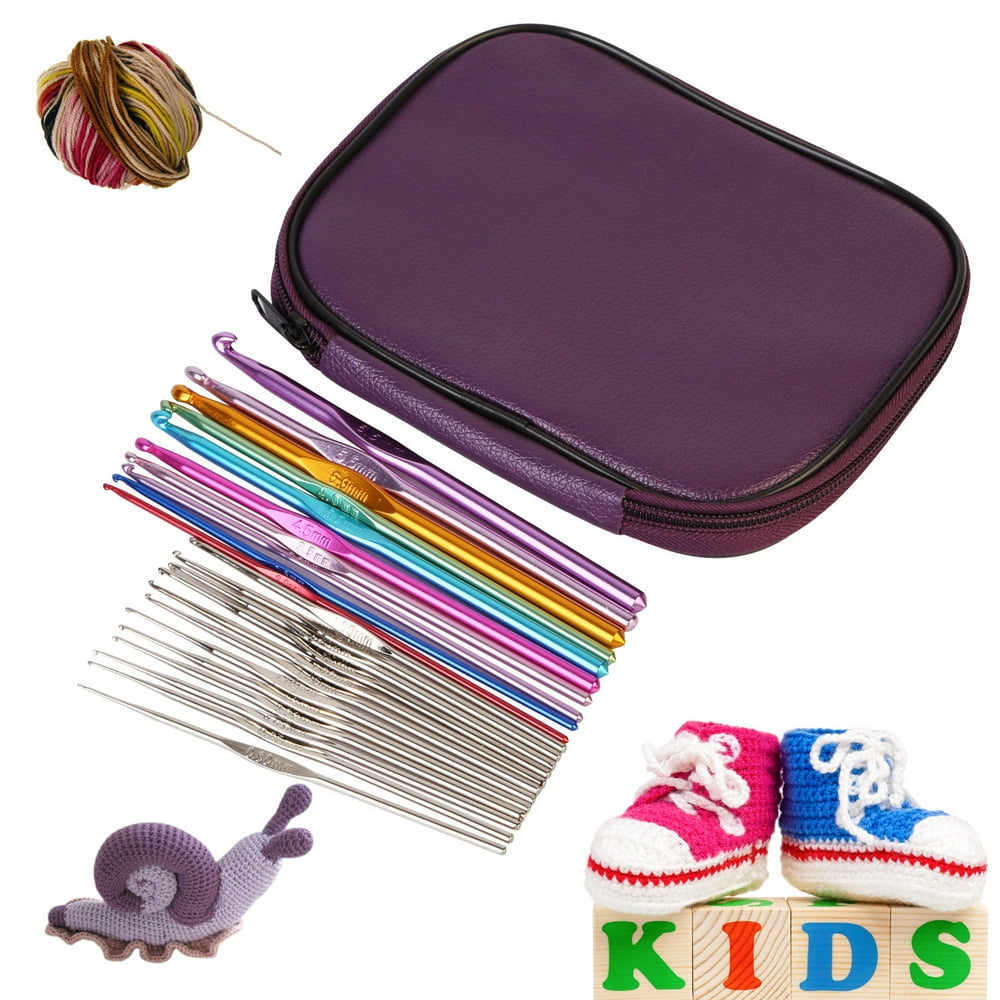 22 piece set of crochet hooks in various sizes