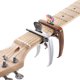thumbnail image 4 of Capo de guitarra para guitarras eléctricas acústicas y ukelele bajo, plateado Afortunado Sencillez, 4 of 5