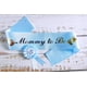 thumbnail image 2 of NEWHAPPYLAND Decoraciones de baby shower para niño Faja azul Mamá para ser y papá para ser Insignia de hojalata Pin Mamá para ser faja para baby shower Botón de baby shower Nuevo papá Fiesta de baby s, 2 of 4