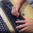 thumbnail image 3 of Clavier Mécanique pour Retirer les Outils de Fixation du Clavier, 3 of 8