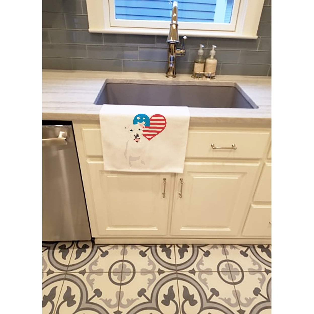 Carolines Treasures WDK4232WTKT 28 x 19 in. Unisex Pit Bull White No.1 Patriotic White Dish Towels Kitchen Towel - Set of 2