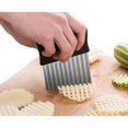 thumbnail image 5 of Cortador arrugado grande, cortador de patatas, cortador de patatas fritas, cortador de patatas, frutas, verduras, cuchillo picador ondulado, acero inoxidable, negro, 5 of 5
