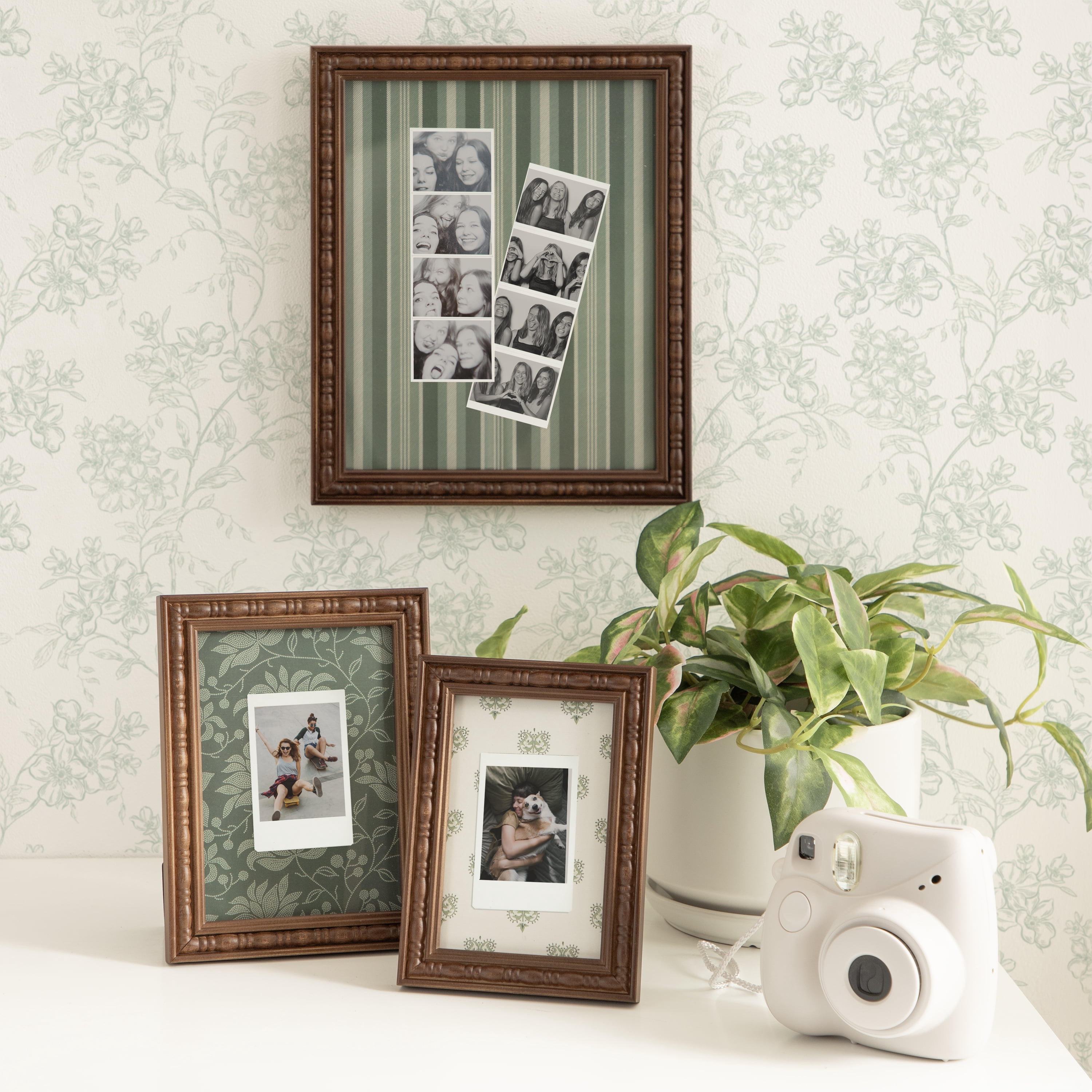 DesignOvation – 8x10 Picture Frame – Spindle Dark Walnut Tabletop Photo Frame