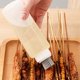 thumbnail image 5 of WORGEOUS Dispensador de aceite de silicona con cepillo para cocinar y asar Botella de aceite portátil con báscula Utensilio de cocina Herramienta de cocina para rociar y salsa BBQ 175 ml, 5 of 7