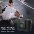 thumbnail image 3 of Funda para auriculares Spigen Lock, apta para AirPods Pro, color negro mate, 3 of 8