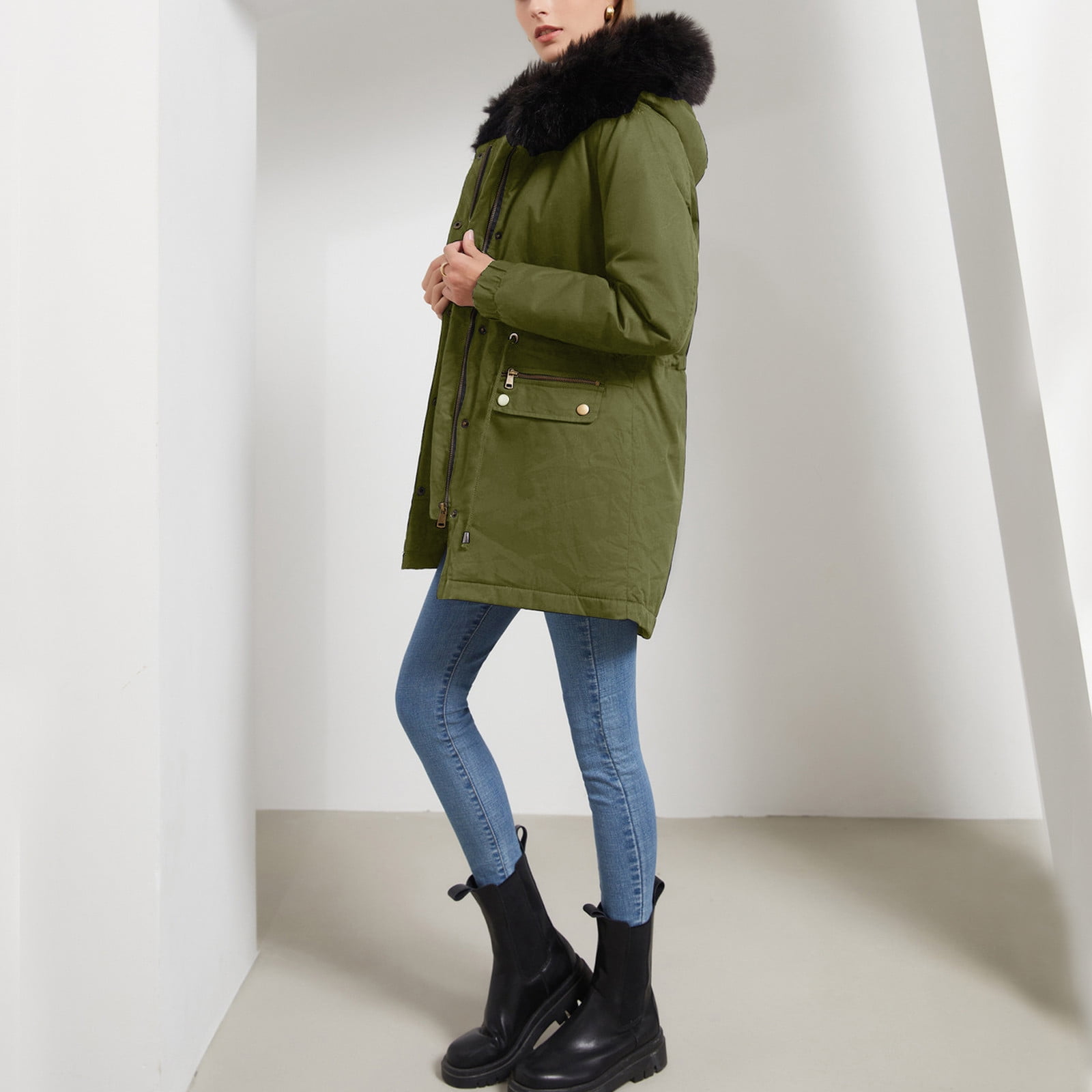 BVOFAR Women's Winter Warm Heavy Coat Plus Size Thicken Parka Jackets with Faux Fur Hood Casual Zip up Outerwear Coats with Pockets