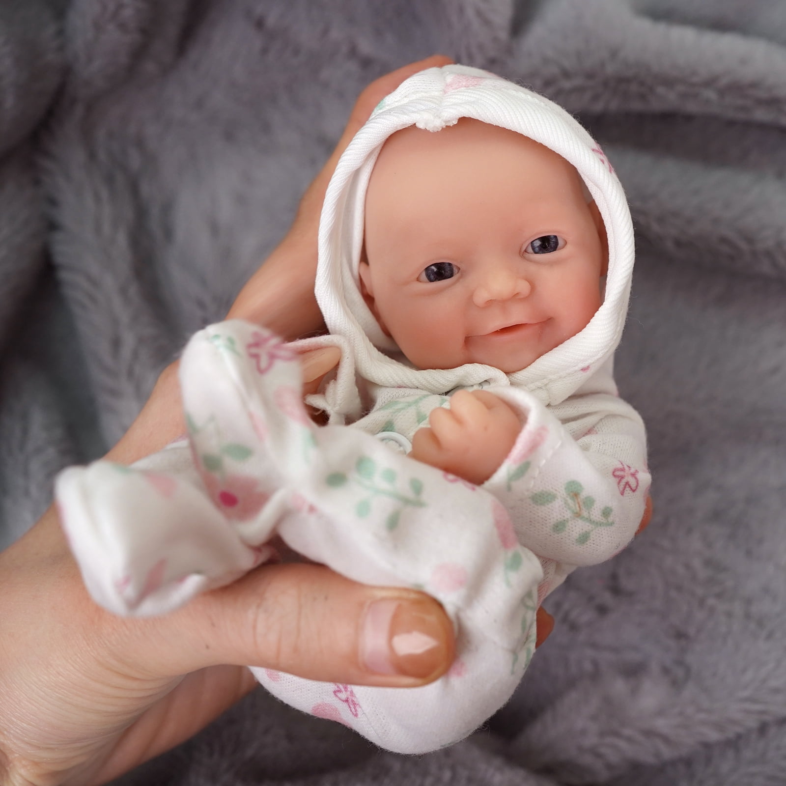 Mini Reborn Baby Doll Silicone Full Body 7 Inch Miniature Realistic Newborn Doll Lifelike Sleeping Girl The Look Real Baby Doll with Clothes Feeding Accessories for Age 3 +