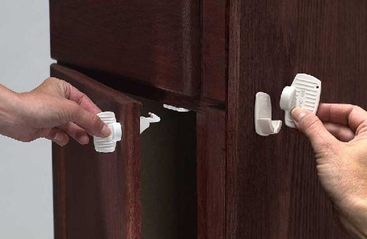 KidCo Magnet Lock Starter Set