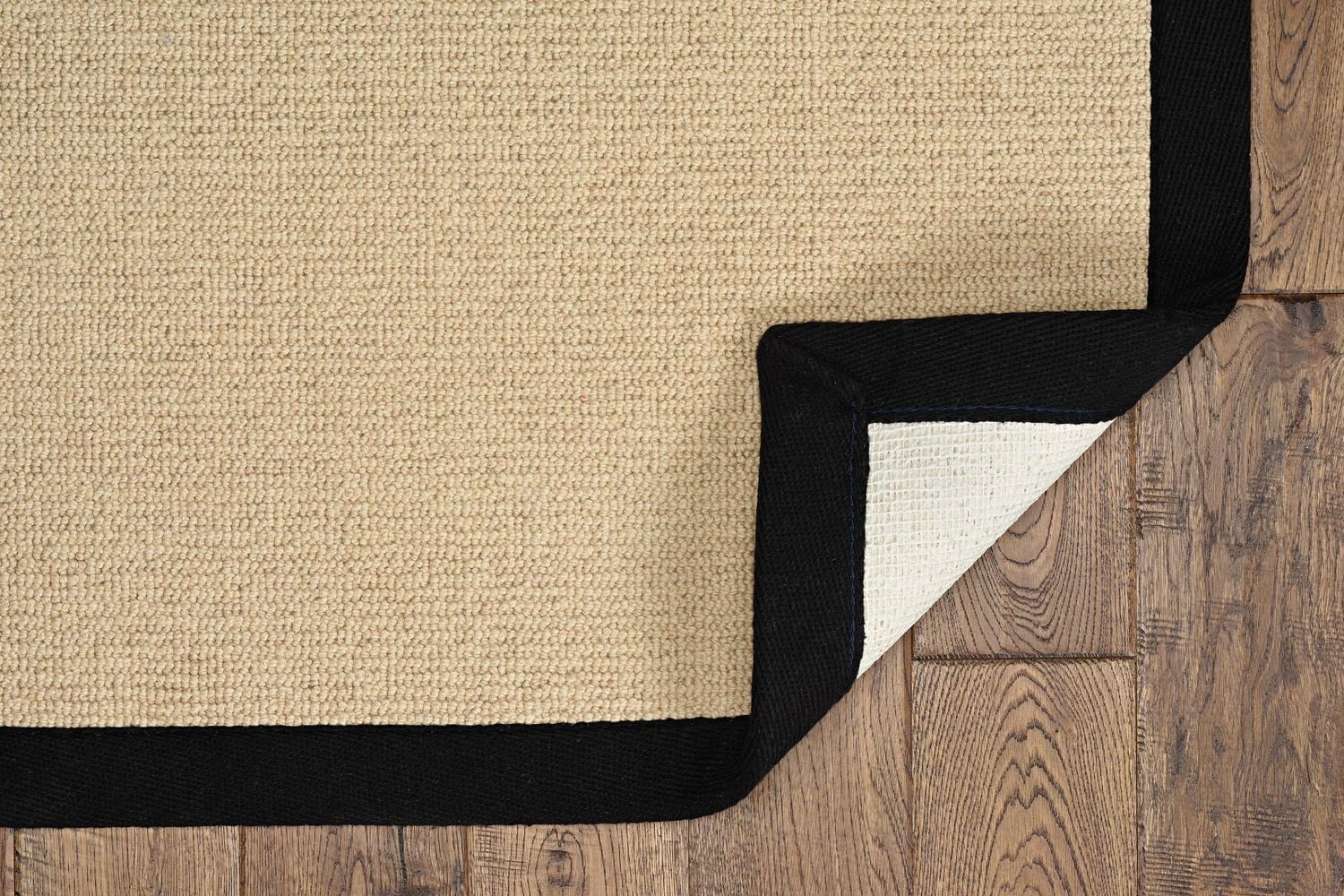 Athena Natural & Black 4' x 6' Accent Rug