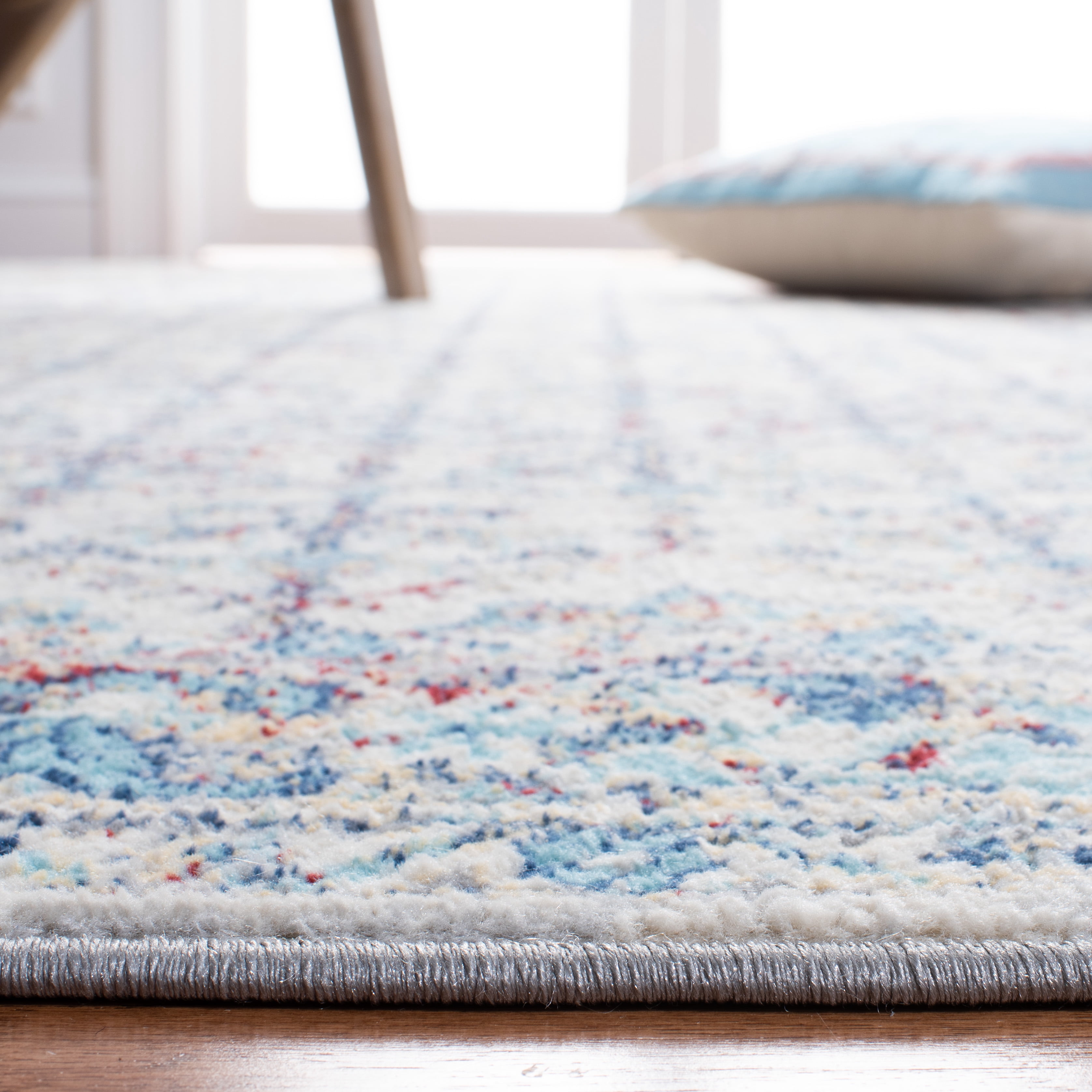 SAFAVIEH Brentwood Pompeii Geometric Area Rug, Ivory/Blue, 5' x 5' Round