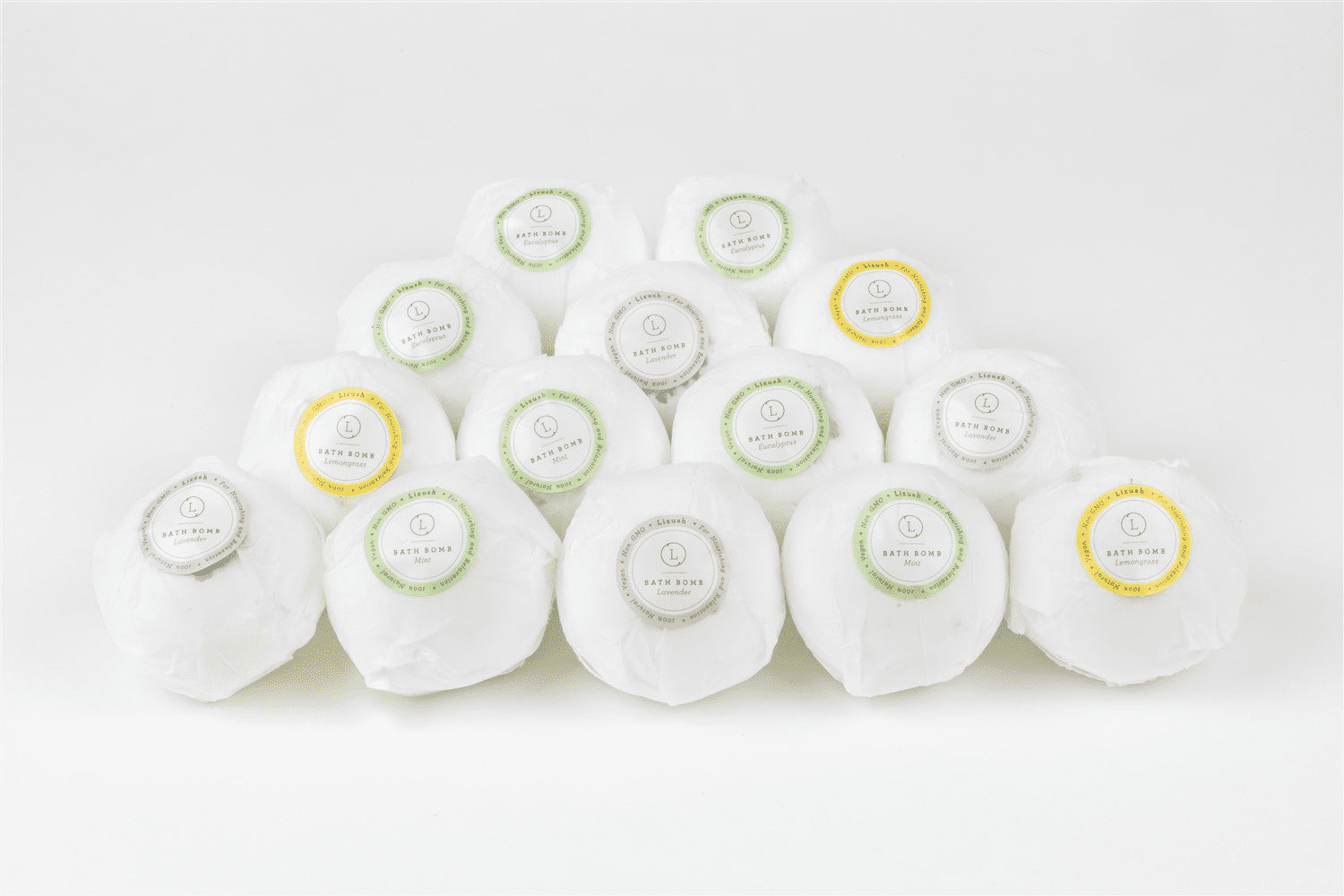 Lizush - Bath Bombs and Shower Steamers Gift Set, Relaxing Natural Bath Gift Box
