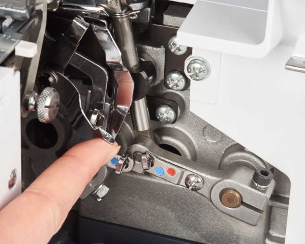 Bernette Funlock B44 Overlock Serger Machine including 15 Stitches and Needle Threader