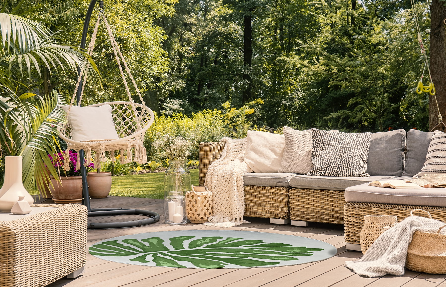 Simply Daisy 5' Round Green Big Leaf Spring Chenille Indoor/Outdoor Rug