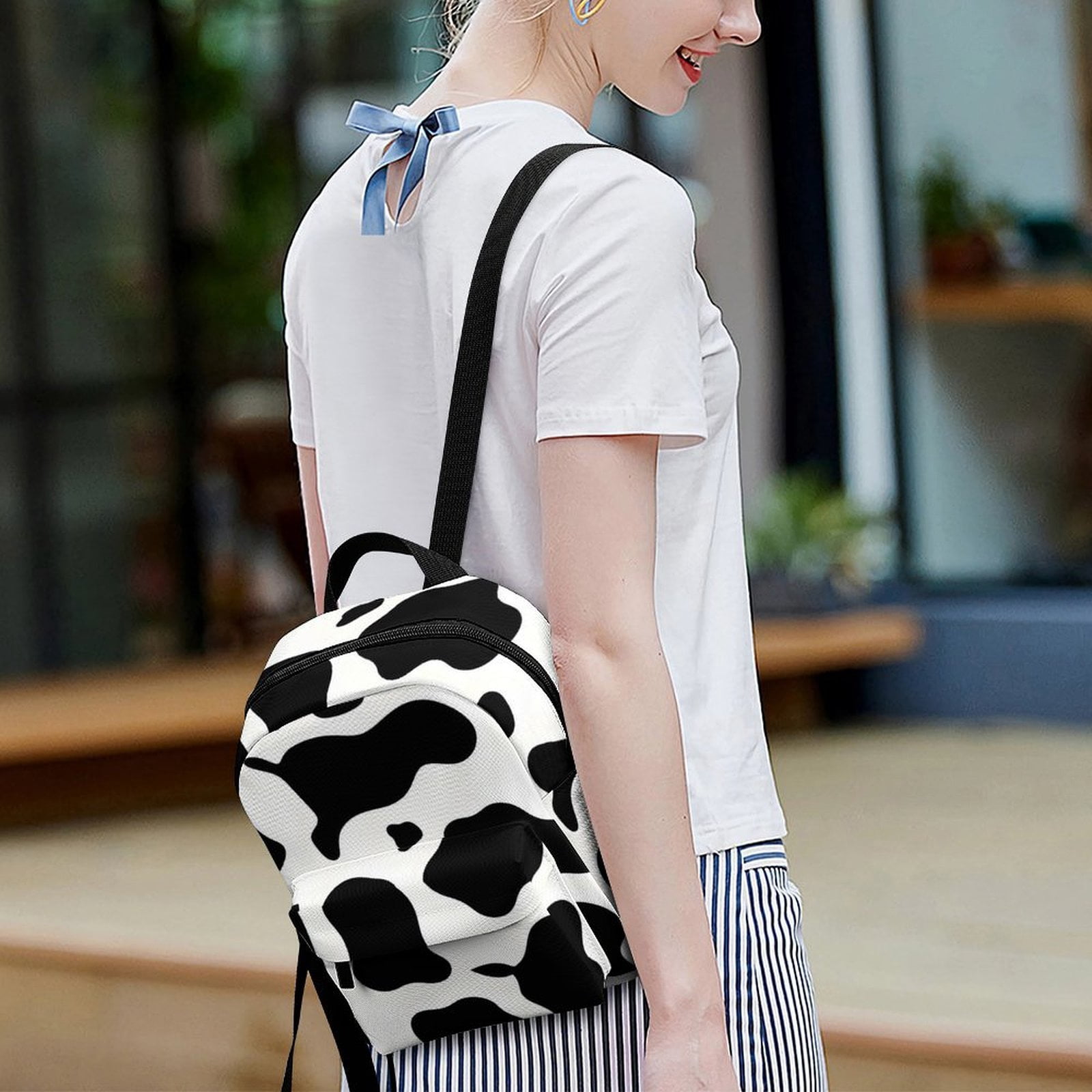 8.1×10in Casual Women'S Backpack With Anti-Contraction And Stretch For Sports Activities Travel Picnics Simple Cow Print Pattern, Vector Art Style_4