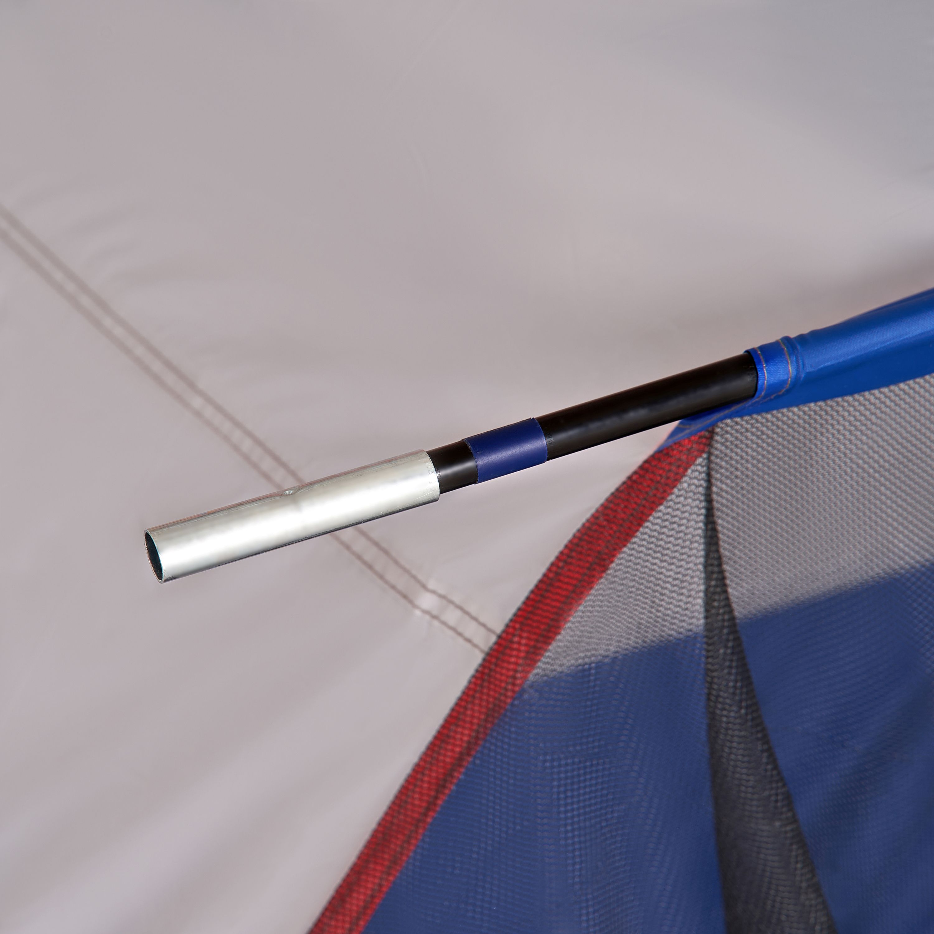 Carpa Tipo Domo para 6 Personas con Porche de Malla 8
