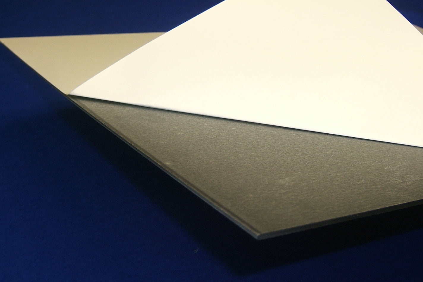 SelfStick Black Gator Board Black 24"x36" (4)