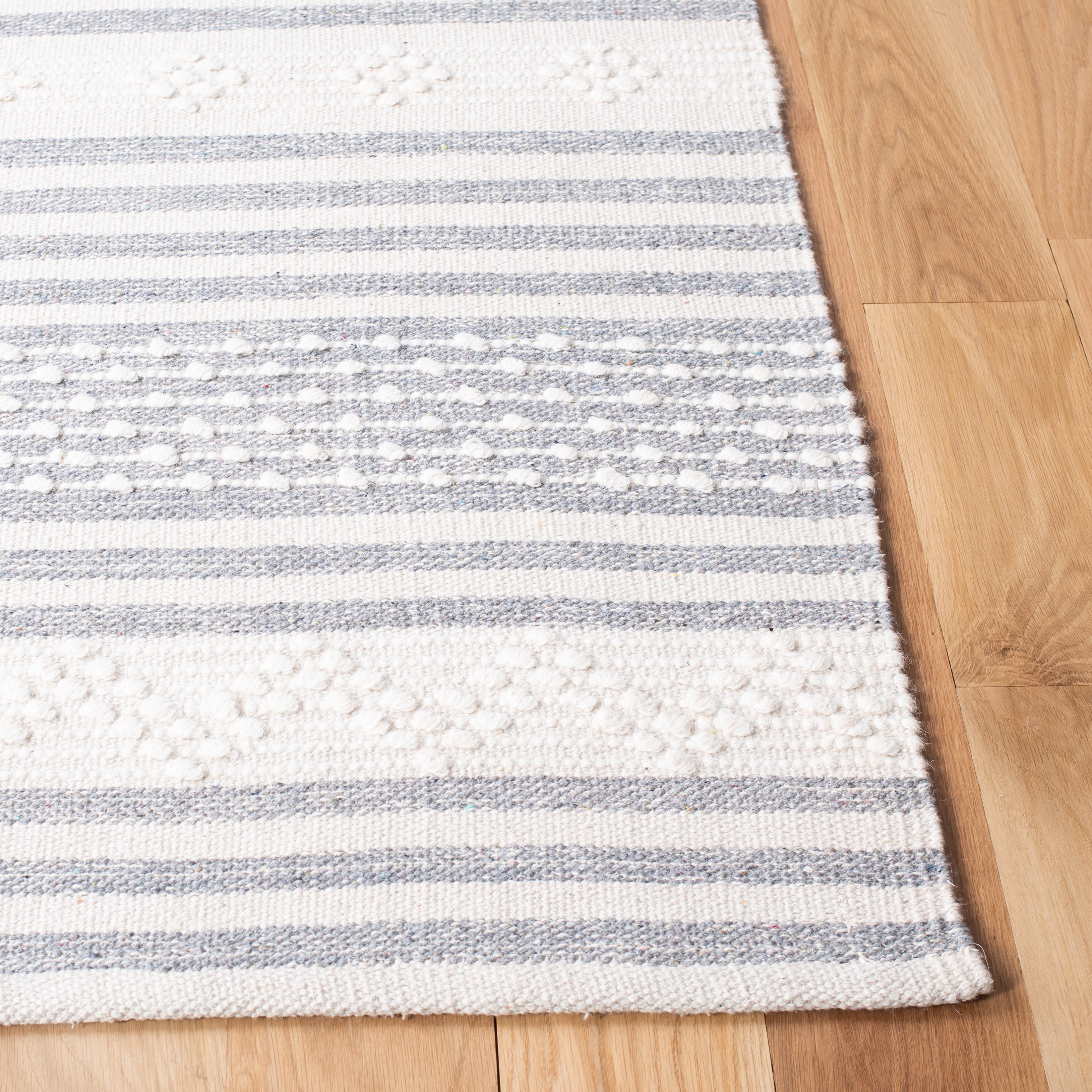 SAFAVIEH Striped Kilim Fergal Striped Area Rug, Silver/Ivory, 6' x 9'