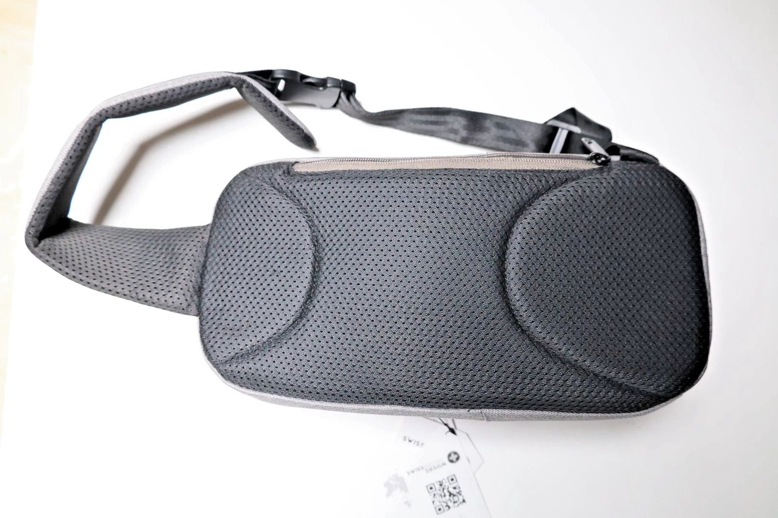 Swissdigital Brazen Light Gray Crossbody bag
