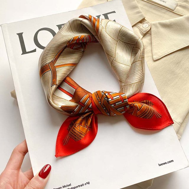 Valentine's DaySquare Scarf Women Print 100% Natural Silk Small Bandana Headscarf Summer Ladies Neckscarf Pure Real Silk Scarves Shawls Wraps yaoshenbao LED