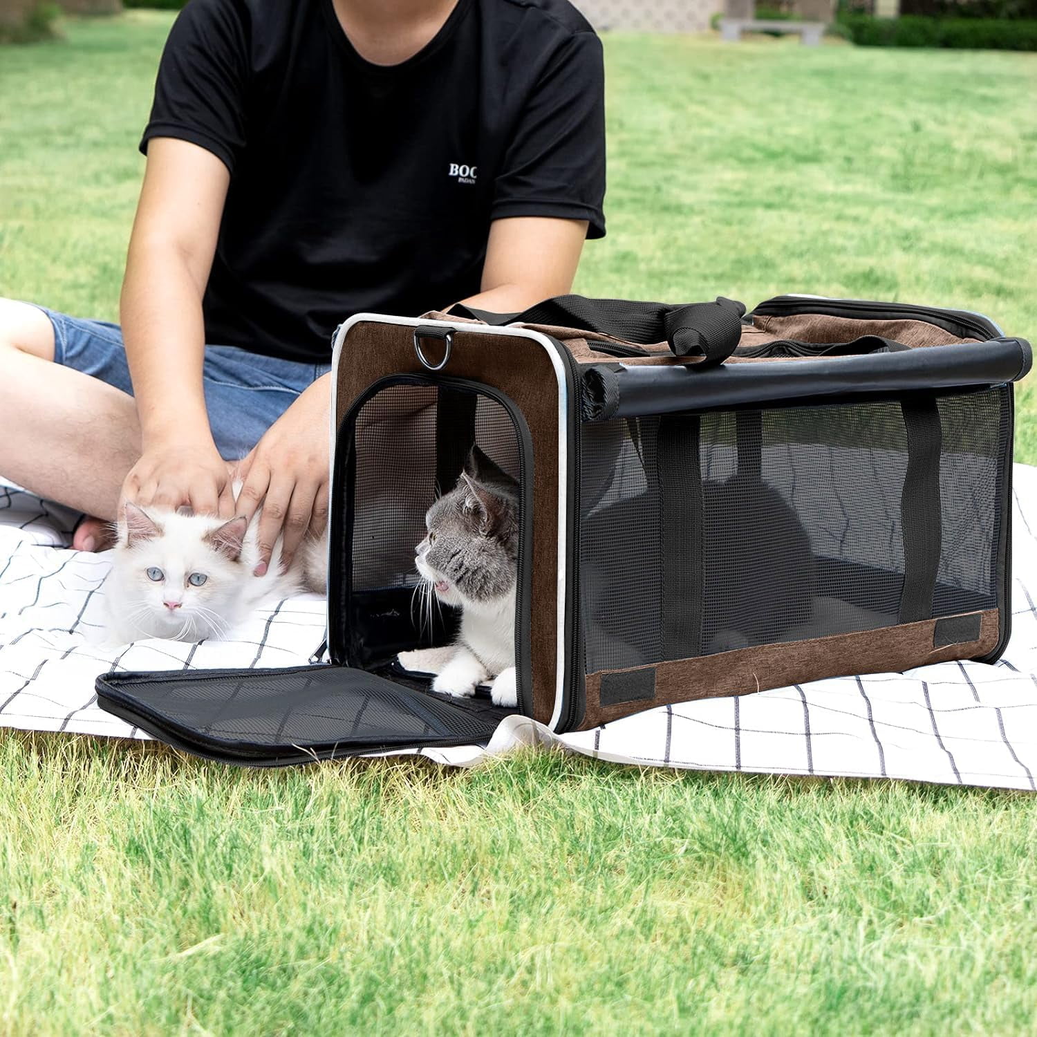 Pet Carrier for Large and Medium Cats, Soft-Sided Pet Carrier for Big Medium Cats and Puppy Dog Carriers Cat Carriers, Pet Privacy Protection Travel Carrier