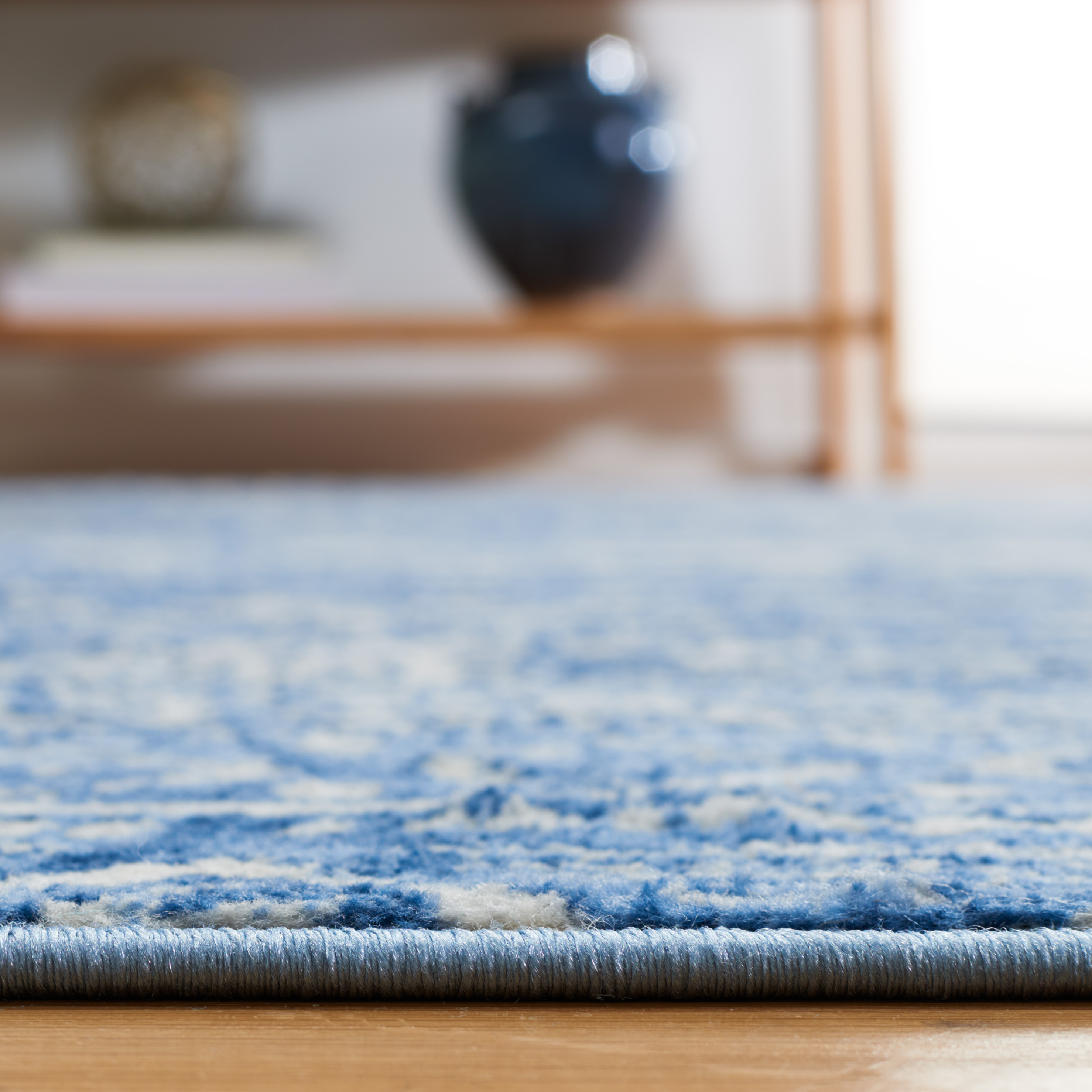 SAFAVIEH Brentwood Rubye Distressed Area Rug, Blue/Ivory, 8' x 10'