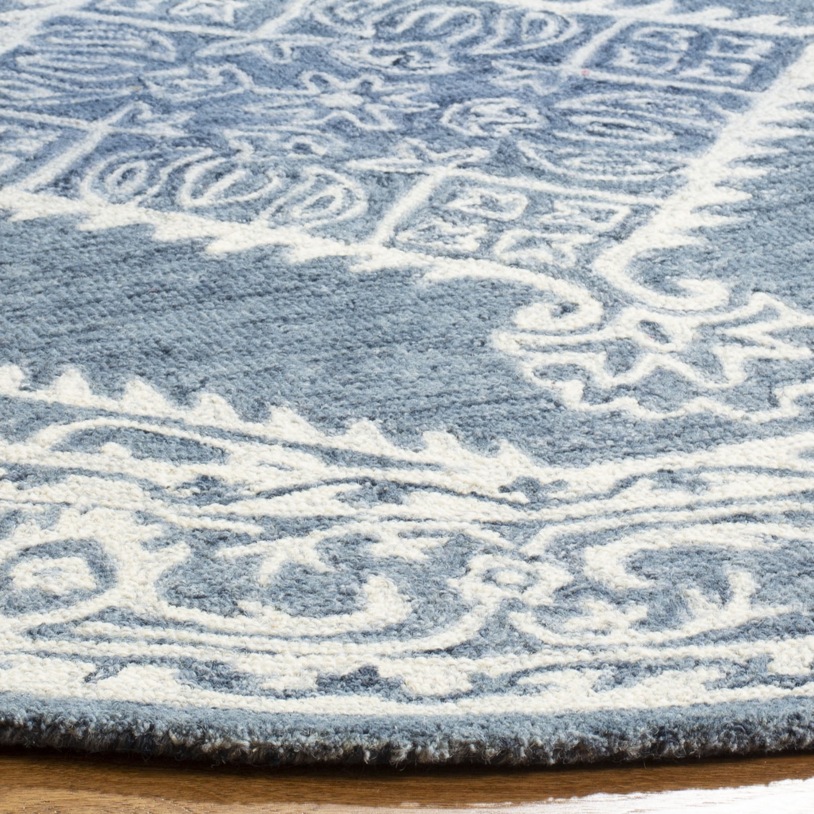 SAFAVIEH Micro-Loop Esmond Floral Bordered Area Rug, Blue/Ivory, 5' x 5' Round