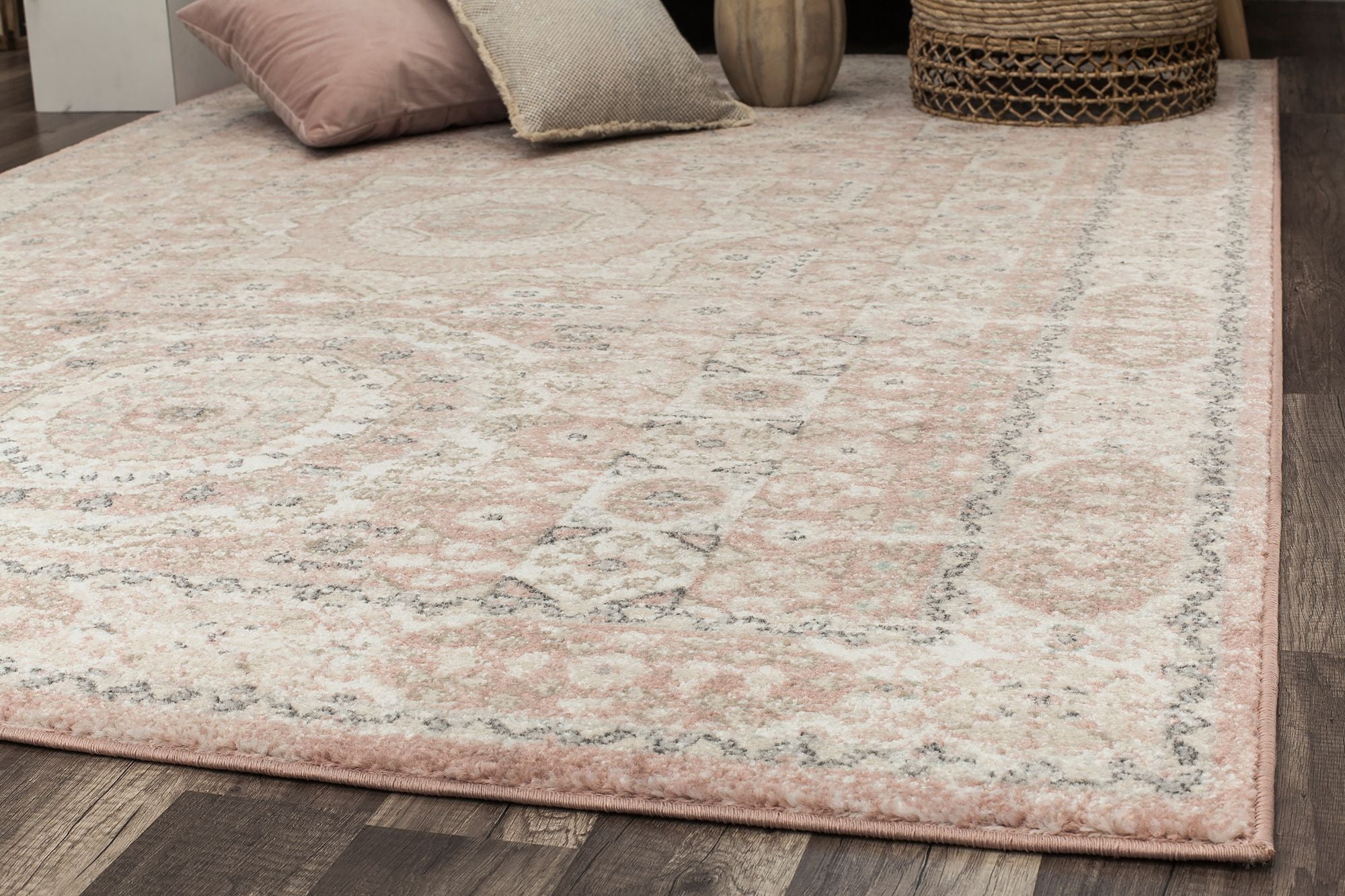 Harper HY60A Pink Lemonade Transitional Vintage Pink Area Rug, 5'x7'