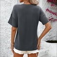 thumbnail image 4 of Fiudx Tops para Mujer Camiseta Holgada de Manga Corta con Franjas Retorcidas y Cuello En V con Bolsillo En El Pecho de Color Liso para Mujer Top/Camisa de Manga Corta con Cuello En V para Mujer, 4 of 4