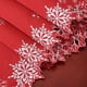 thumbnail image 3 of Tapete de mesa Simhomsen bordado con copos de nieve, color rojo navideño, 3 of 7