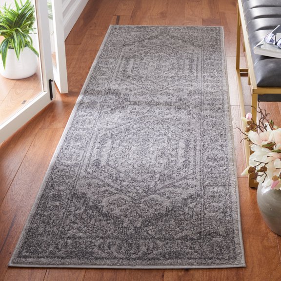 Safavieh Adirondack Xavier Oriental Runner Rug, Light Gray/Dark Gray, 2'6" x 6'